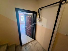 Aras Emlaktan Altınkumda Doğalgazlı 2+1 Ara Kat Daire