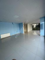 Yalova Çiftlikköy M.akif'de Kiralık Depolu 300 M2 Dükkan