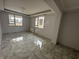 Seyrantepe Mahallesinde Kiralık 2+0 Temiz Daire