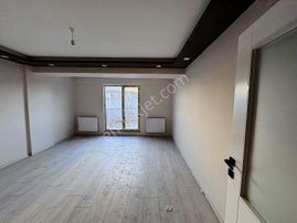 İzopol'den Perşembe Pazar Yakını Satılık Ön Cephe Daire