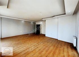 Adnan Kahveci'de Lüks Site'de 2+1 Yüzme Havuzlu,otoparklı