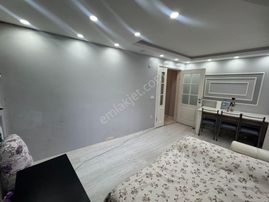 Turyap' Tan Fatih Sümbül Efendi' De Cadde Üzeri Temiz 2+1 Satılık Daire