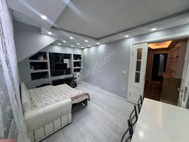 Turyap' Tan Fatih Sümbül Efendi' De Cadde Üzeri Temiz 2+1 Satılık Daire