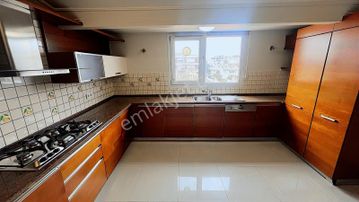 Florya'da Deniz Manzaralı 4+1 Daire