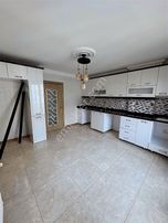 Metrobüse Yakın Ebeveyn Banyolu Ultra Lüx Geniş Kiralık 3+1