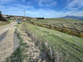 Evim-nur'dan Aşağıavdan Mh. 4650 M2 Yolu Var Manzaralı Tarla.