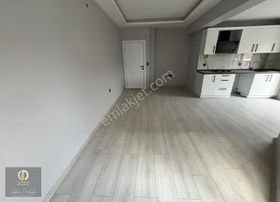 Yeni Binada Çift Banyo Satılık 2+1 Daire