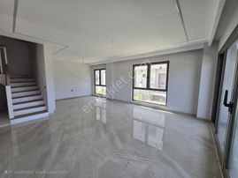 Yalova Özden Mah Ultra Lüks,eşsiz Konumda Satılık 4+1 Tripleks