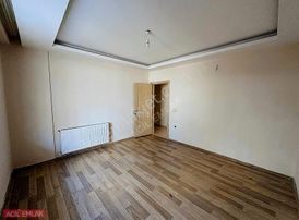 Acil Emlak'tan 3+1 Merkezi Yerde Giriş Kat