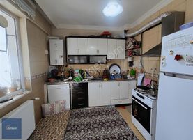 Özpınar ,dan Yenicami Yakınında Satılık 1.kat Daire 3+1 120 M2.