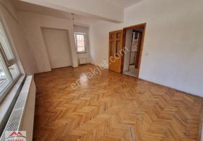 Bağbaşı'dan Kardeşler'de 3+1 Bağımsız Teras Kulanımlı Ön Güneybatı Kiralık Daire