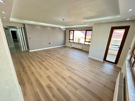 Taner'den Dikmen Caddesinde 4+1 Çift Banyolu Asansörlü Ön Lüks