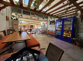 Premar Merkez Yat Limanı'nda 1/2 Hissesi Satılık İşyeri Cafe Bar