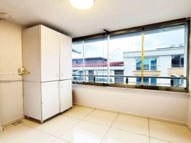 Esenyurt Mehmet Akif Ersoy Mahallinde Geniş Metrekare Metrobüse Yakın Arakat 2+1 Daire