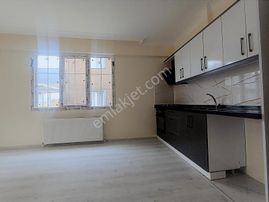 Sancak Emlak"tan 1+1 Kemalpaşada Lüks Daire