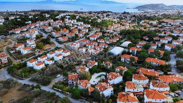 Datça Merkez'de Havuzlu Sitede Satılık 3+1 İkiz Müstakil Villa