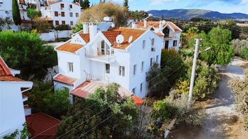 Datça Merkez'de Havuzlu Sitede Satılık 3+1 İkiz Müstakil Villa