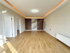 Uzman Emlak'dan İncirli Mh'de Yunusemre Caddesinde Ultralüx Yapılı 3+1 Daire