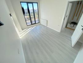 🟢🟣 Kadıköyde Arakat Ön Cephe Şık Tasarımlı Merkezi Konumda 2+1 Daire