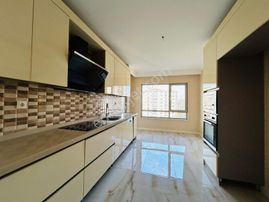 Eryaman Ata Mah.endora Plus Sitesin'de Tek Boş 4+1 Satılık Daire