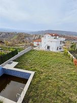 Başiskele´de Müstakil Girişli Ve Havuzlu 4.5+1 Satılık Villa