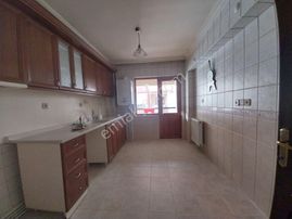 Emaks'tan/cevizlidere Cad./merkezi Konumda/kiralık 3+1 Daire