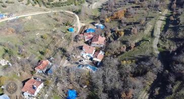 Bozüyük Tekkede Kat Kaloriferli 3+1 Ev Ve 1.800 M² Arazi