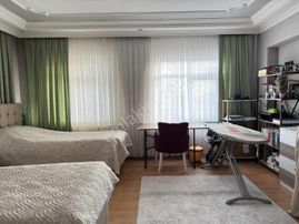 Tanrıverdi'den Satılık Ana Cadde Üzerinde 5+1 Dublex Daire