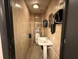 İzmit Fethiye Caddesi Devren Kiralık 6 Katlı Dükkan | Tapu54