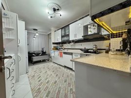 Atapark Mahallesi'nde Yeni Binada 3 Balkonlu Full Yapılı 4+1