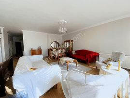 Bahadır'dan Karşıyaka Mh.ateş Palmiye Sitesi 3+1 140m2 Giriş