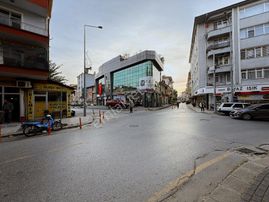 Tapu54 | Adapazarı Tığçılarda Satılık Köşe Dükkan