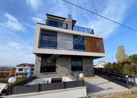 Tarcanlar'dan Kartepe Emekevlerde 1+1 Satılık Eşyalı Lüks Daire