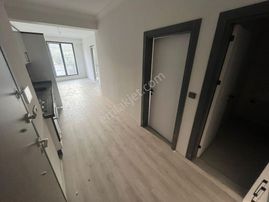 Yüksel'den Kadıköy'de Satılık Ön Cephe Ferah Asansörlü Arakat 1+1 Daire