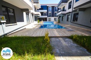 Sakarya Karasu Da Havuzlu Sitede Şık Ara Kat 2+1