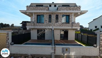 Kocaali De Havuzlu Ve Büyük Bahçeli Taş Detaylı Müstakil Ev!