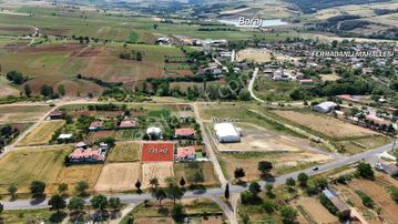 Ferhadanlı Mah. 731 M2 Merkeze 400 Mt Mesafede Villa İmarlı Arsa