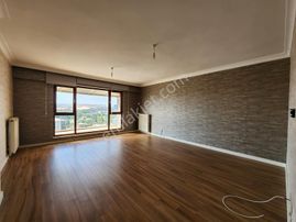 Güler^den 6+3 3 Teraslı 3 Mutfak 3 Salon 5 Banyo Emsalsiz Triplx