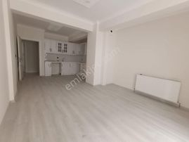 Sancak Emlaktan Gomec Mithatpaşada Lux 1+1 Daire...