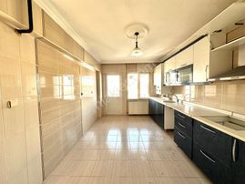 Turkuazdan M.akifte İki Daire Gibi Kullanım İle Satılık Dubleks