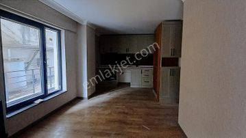 Kuğulu Park Yanı, Atatürk Bulvarı Üzeri Satılık 1+1 Sıfır Daire