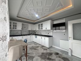 Fabrika Mahallesi'nde Satılık 4+1 Daire