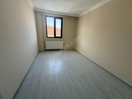 Emlakevim - Gümüşova Fatih Mah.de 2 + 1 Satılık Daire !