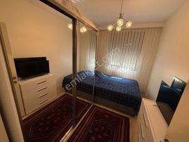 Kozyatağında Minibüs Caddesine Paralel Balkonlu Yeni Bina 3+1