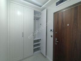 Emaks'tan/cadde Üzeri/sıfır Ayarında/geniş/ön Cephe/55 M2/1+1
