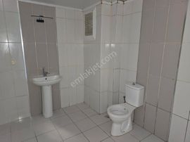 Sütlüce Mahallesi İskanlı Satılık Ön Cephe 1+1