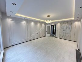 Ultra Lüks 1.sınıf Daire.. 2.katta 3+1 130m2 Ön Cephe Fırsat !!