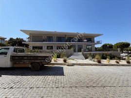 Çeşme Boyalık'ta Aşkan Rezidans'ta Satılık 1+1 Daire