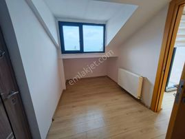 Güneyden Deniz Manzaralı. 2+1.100 M2 Karanlık Odasız Teraslı Dubleks