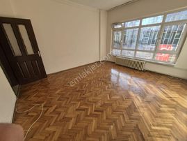 Arel'den Maltepe'de Gençlik Yakını Otoparklı Giriş Kat 2+1